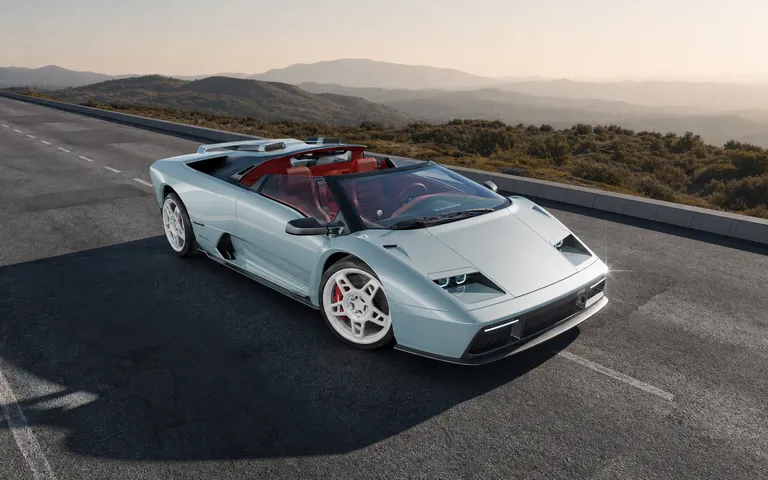 Eccentrica V12 Roadster: Diablo의 카본 차체와 수동변속기 Eccentrica V12 Roadster: Diablo의 카본 차체와 수동변속기