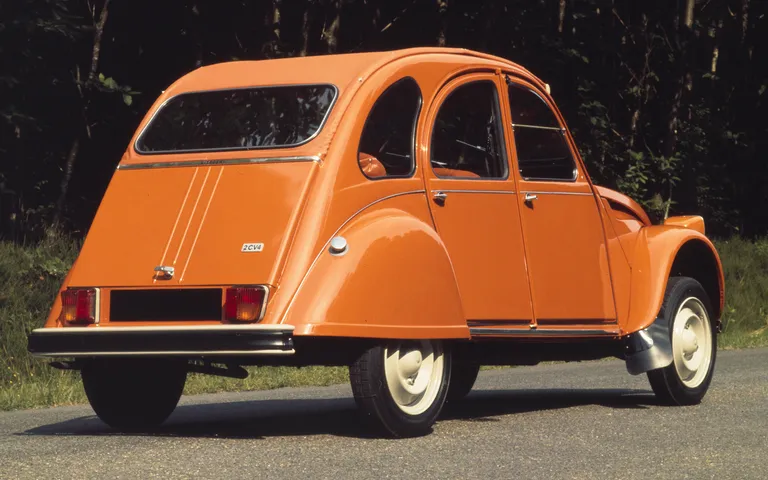 Citroën 2CV vuelve como eléctrico: lo que sabemos Citroën 2CV vuelve como eléctrico: lo que sabemos